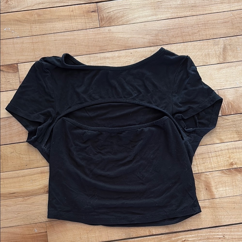 Shein cut out top size medium